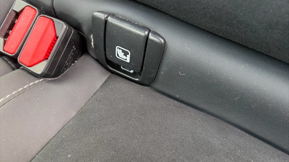 Volvo XC40 2.0 B4P Plus Dark 5dr Auto Petrol Estate - Image 36