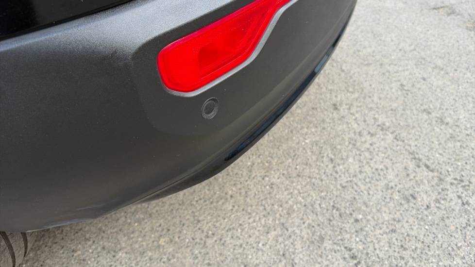Volvo XC40 2.0 B4P Plus Dark 5dr Auto Petrol Estate - Image 39