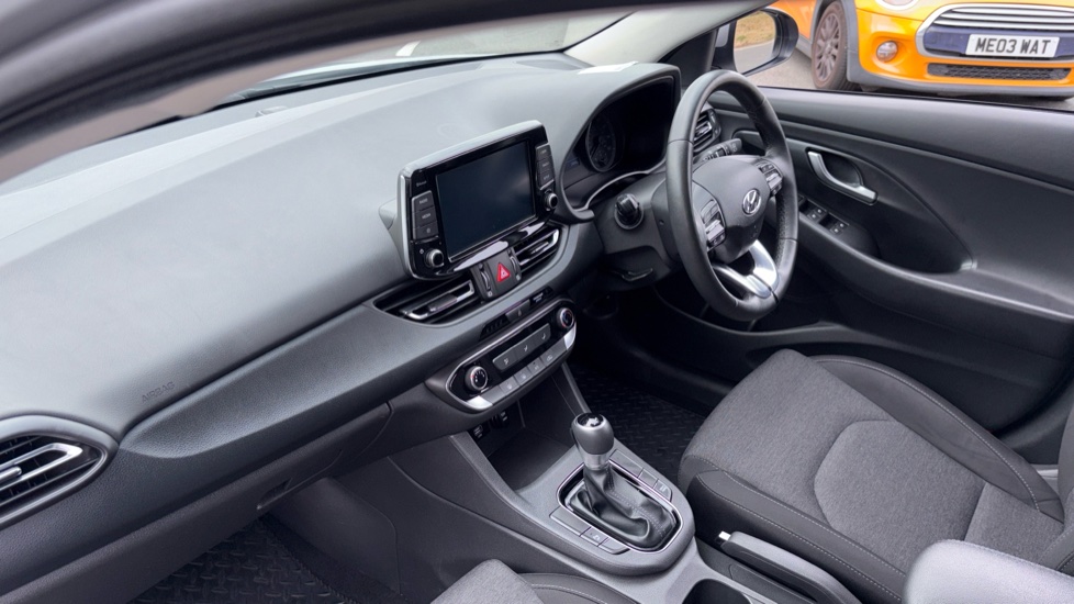Hyundai i30 1.0T GDi SE Connect 5dr DCT Petrol Hatchback - Image 9