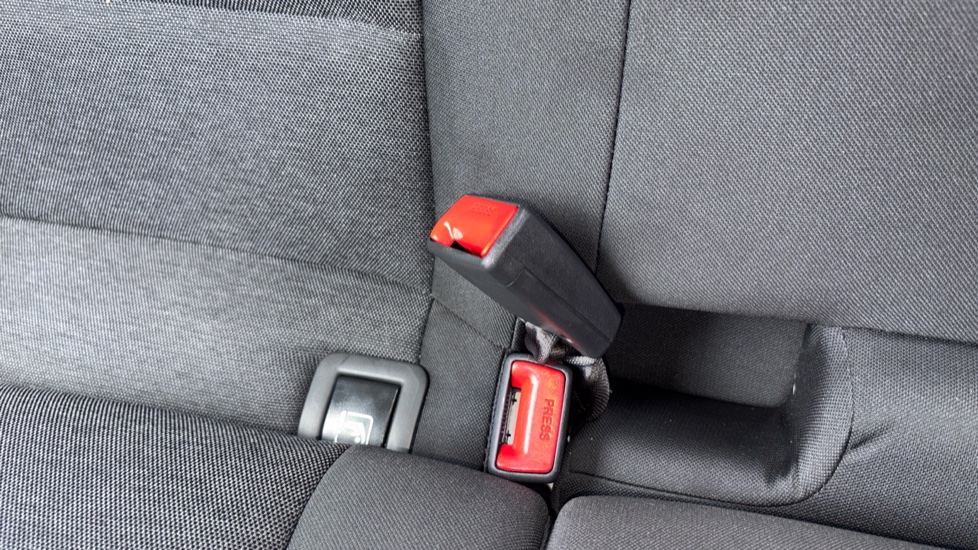 Hyundai i30 1.0T GDi SE Connect 5dr DCT Petrol Hatchback - Image 17