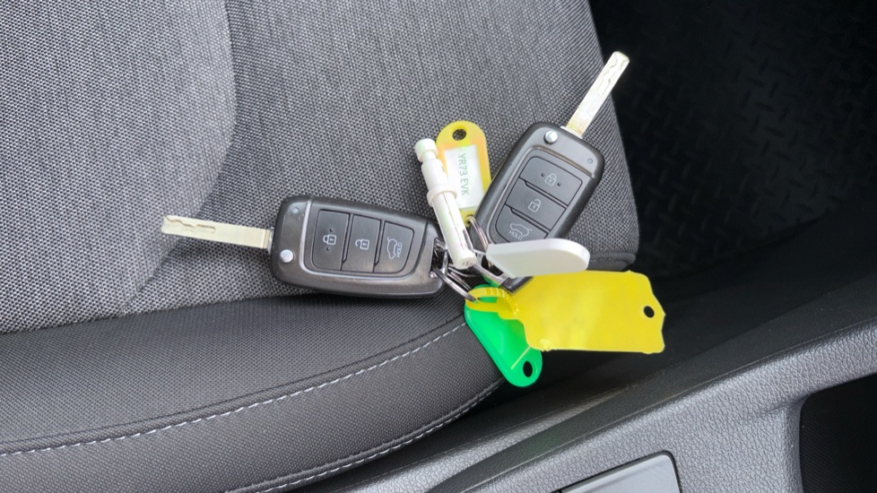 Hyundai i30 1.0T GDi SE Connect 5dr DCT Petrol Hatchback - Image 20