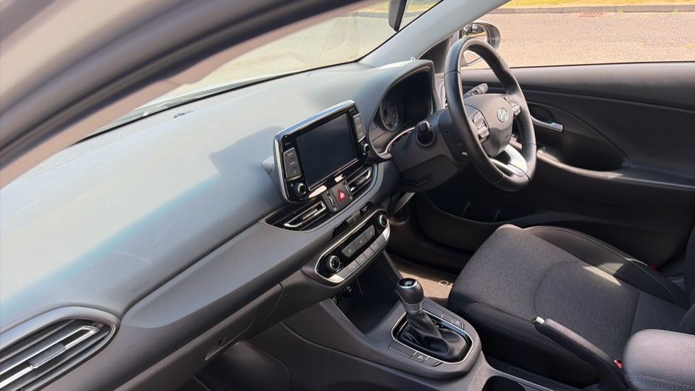 Hyundai i30 1.0T GDi SE Connect 5dr DCT Petrol Hatchback - Image 9