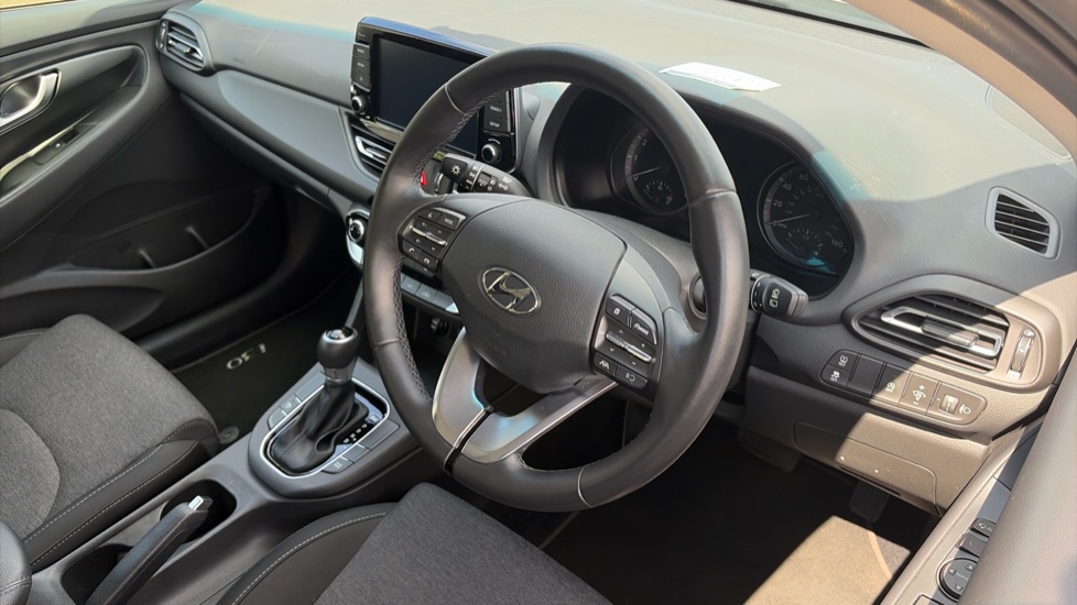 Hyundai i30 1.0T GDi SE Connect 5dr DCT Petrol Hatchback - Image 11