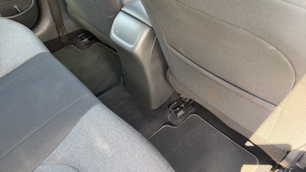 Hyundai i30 1.0T GDi SE Connect 5dr DCT Petrol Hatchback - Image 28