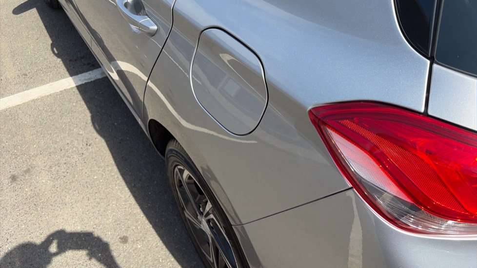 Hyundai i30 1.0T GDi SE Connect 5dr DCT Petrol Hatchback - Image 33