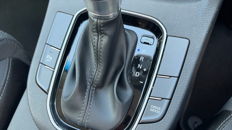 Hyundai i30 1.0T GDi SE Connect 5dr DCT Petrol Hatchback - Image 39
