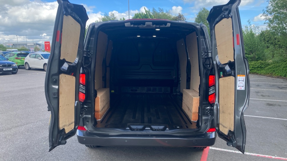 Ford Transit Custom 320 L2 Diesel Fwd 2.0 EcoBlue 136ps H1 Van Limited - Image 3
