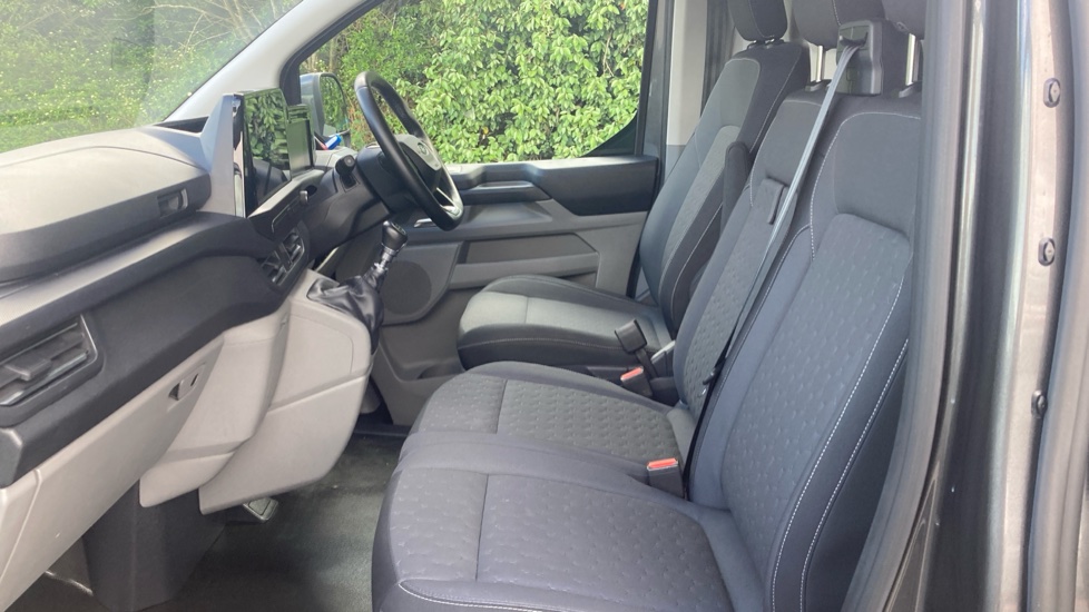 Ford Transit Custom 320 L2 Diesel Fwd 2.0 EcoBlue 136ps H1 Van Limited - Image 13