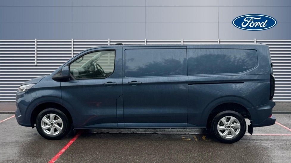 Ford Transit Custom 320 L2 Diesel Fwd 2.0 EcoBlue 136ps H1 Van Limited Auto - Image 4