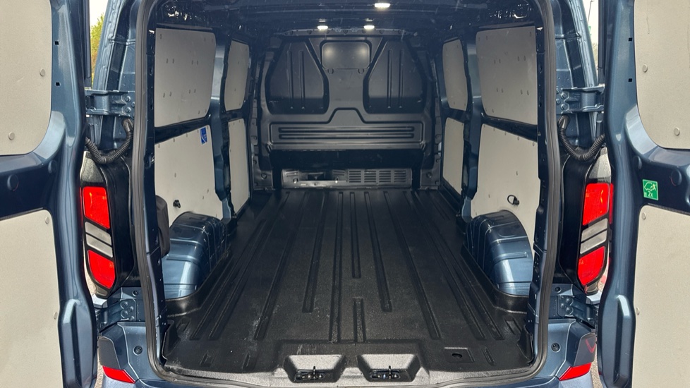 Ford Transit Custom 320 L2 Diesel Fwd 2.0 EcoBlue 136ps H1 Van Limited Auto - Image 12