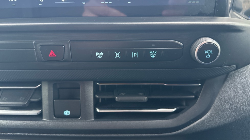 Ford Transit Custom 320 L2 Diesel Fwd 2.0 EcoBlue 136ps H1 Van Limited Auto - Image 20