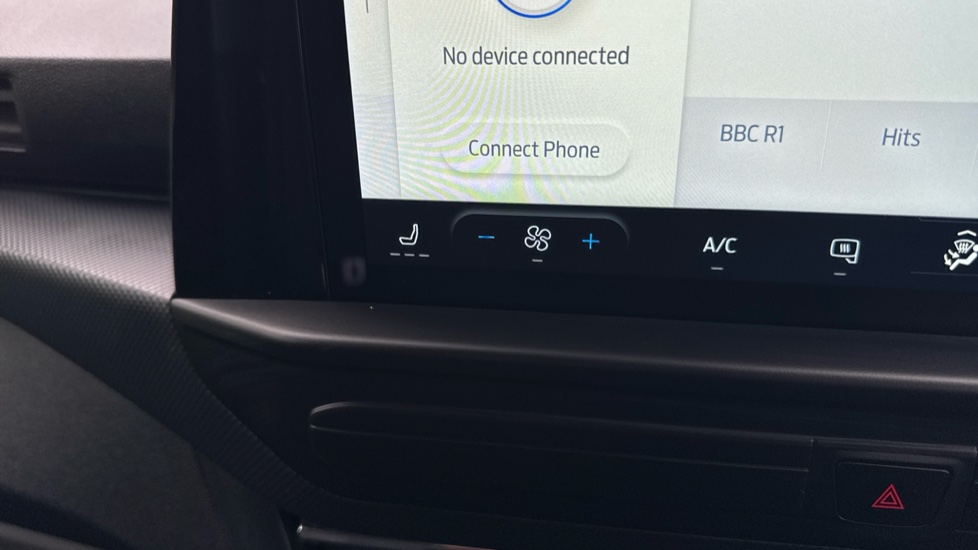 Ford Transit Custom 320 L2 Diesel Fwd 2.0 EcoBlue 136ps H1 Van Limited Auto - Image 34