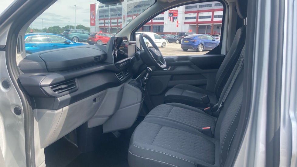 Ford Transit Custom 300 L2 Diesel Fwd 2.0 EcoBlue 136ps H1 Van Limited - Image 13