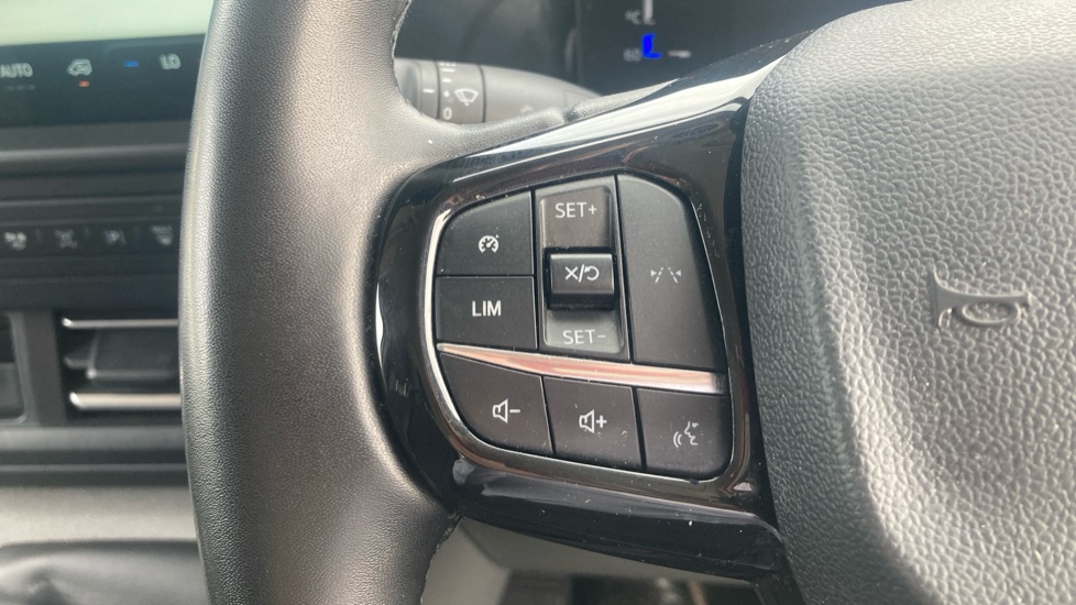 Ford Transit Custom 300 L2 Diesel Fwd 2.0 EcoBlue 136ps H1 Van Limited - Image 27