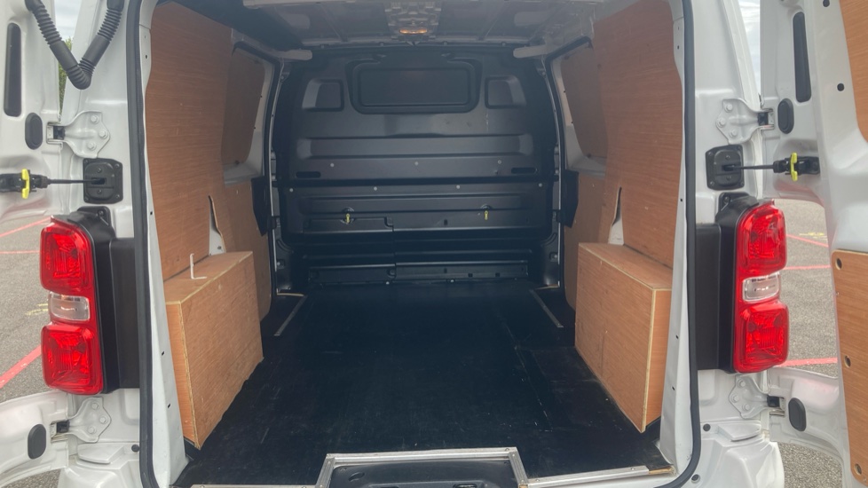 Vauxhall Vivaro L1 Diesel 3100 2.0d 145PS Pro H1 Van - Image 12