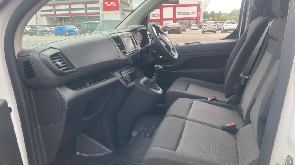 Vauxhall Vivaro L1 Diesel 3100 2.0d 145PS Pro H1 Van - Image 13