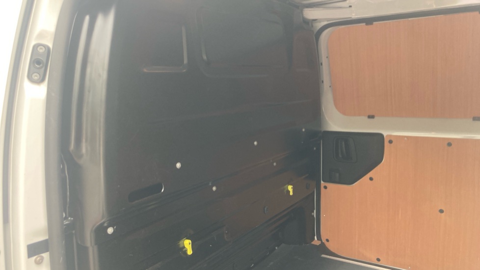 Vauxhall Vivaro L1 Diesel 3100 2.0d 145PS Pro H1 Van - Image 18