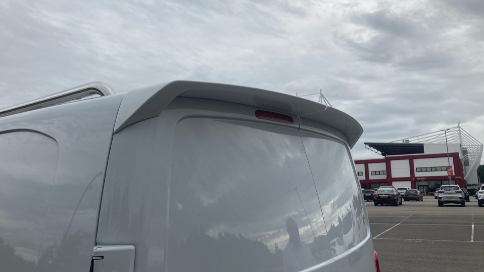 Vauxhall Vivaro L1 Diesel 3100 2.0d 145PS Pro H1 Van - Image 25