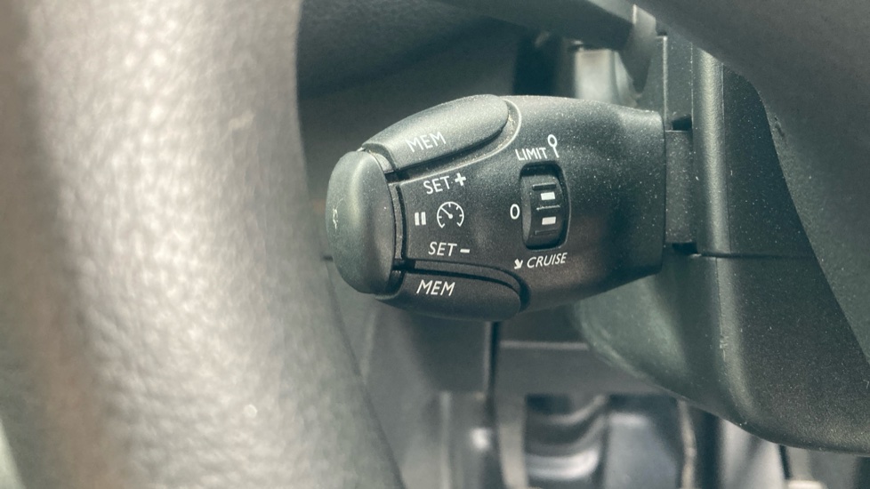 Vauxhall Vivaro L1 Diesel 3100 2.0d 145PS Pro H1 Van - Image 39