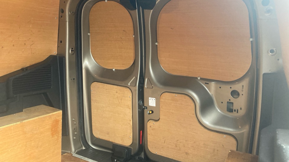 Ford Transit Courier Petrol 1.0 EcoBoost Limited Van [6 Speed] - Image 14