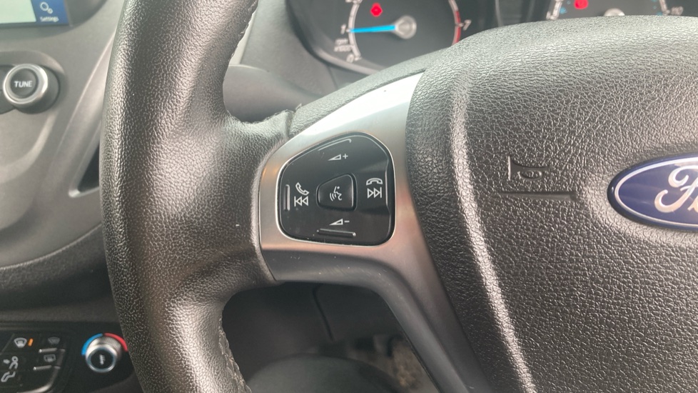 Ford Transit Courier Petrol 1.0 EcoBoost Limited Van [6 Speed] - Image 29