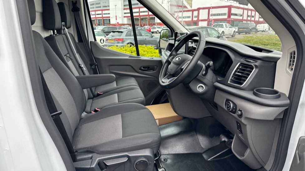 Ford Transit E-350 L3 Rwd 135kW 68kWh H2 Leader Van Auto - Image 6