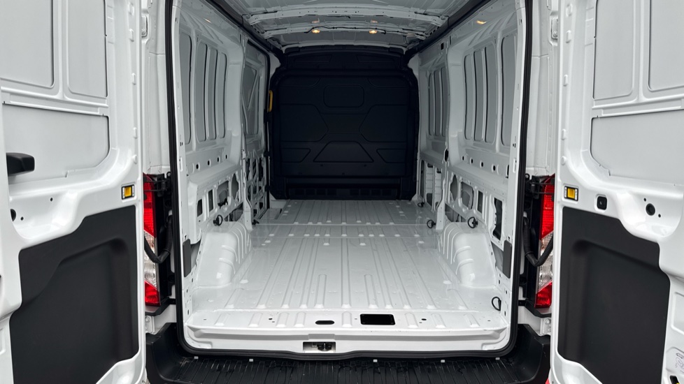 Ford Transit E-350 L3 Rwd 135kW 68kWh H2 Leader Van Auto - Image 12