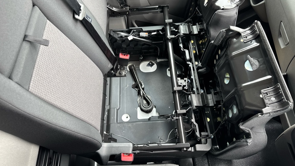 Ford Transit E-350 L3 Rwd 135kW 68kWh H2 Leader Van Auto - Image 38