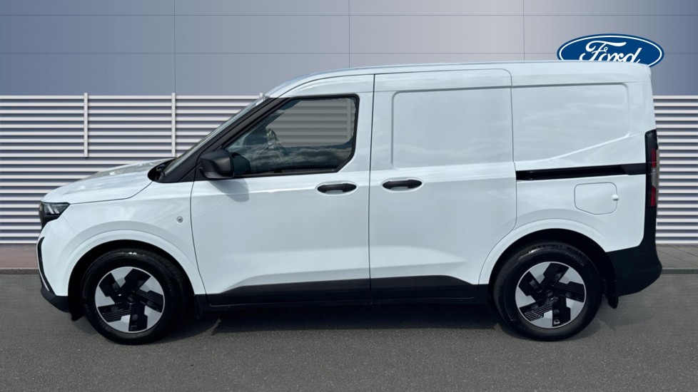 Ford Transit Courier E-Transit Courier 100kW 43kWh Trend Van Auto - Image 4
