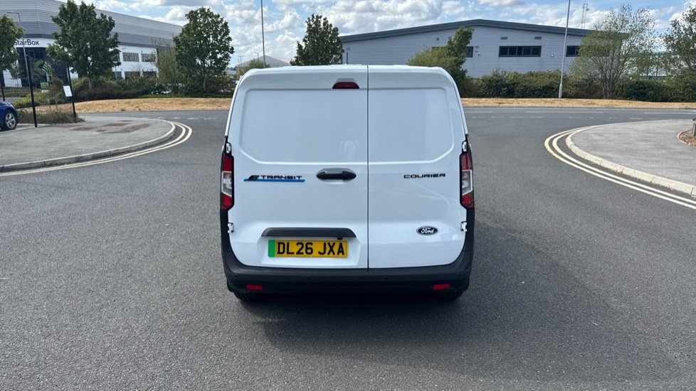 Ford Transit Courier E-Transit Courier 100kW 43kWh Trend Van Auto - Image 11