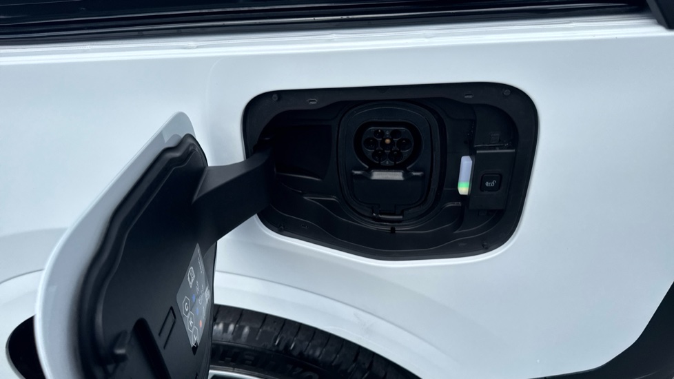 Ford Transit Courier E-Transit Courier 100kW 43kWh Trend Van Auto - Image 24