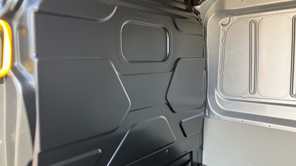 Ford Transit E-350 L3 Rwd 135kW 68kWh H2 Trend Van Auto [DAP] - Image 18