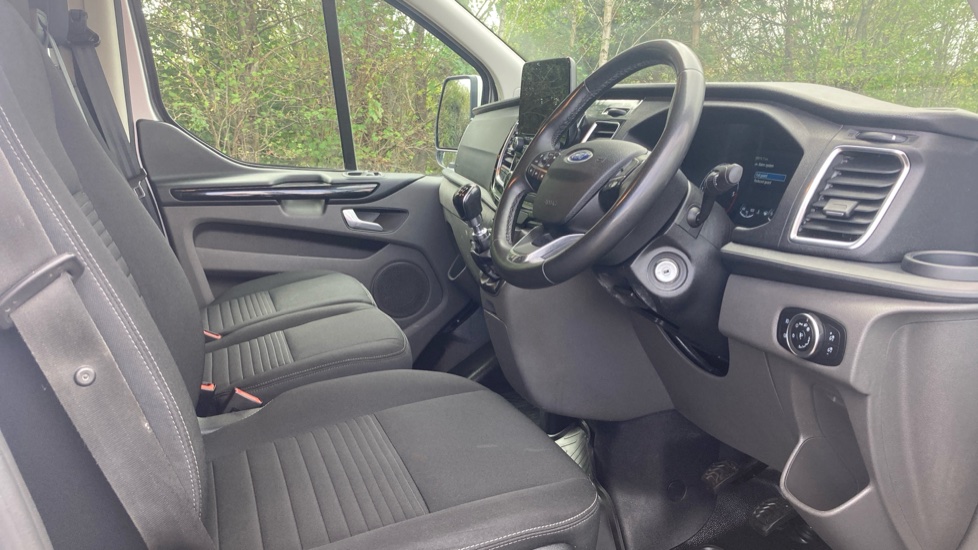 Ford Transit Custom 300 L2 Diesel Fwd 2.0 EcoBlue 130ps Low Roof Limited Van - Image 6