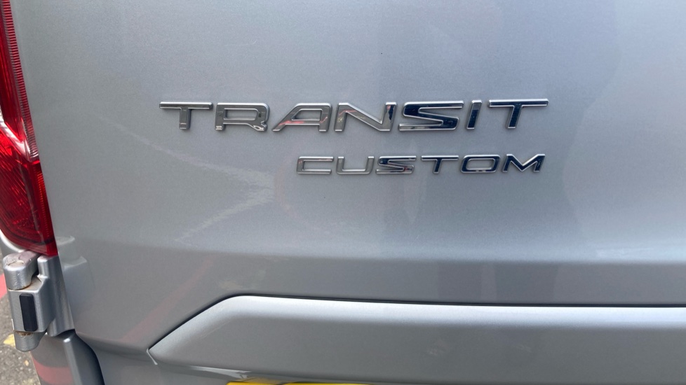 Ford Transit Custom 300 L2 Diesel Fwd 2.0 EcoBlue 130ps Low Roof Limited Van - Image 23