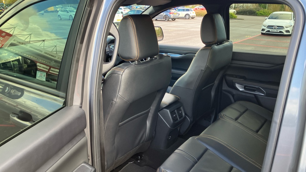 Ford Ranger Petrol Pick Up D/Cab Wildtrak 2.3 EB PHEV 281 Auto [NI] - Image 14