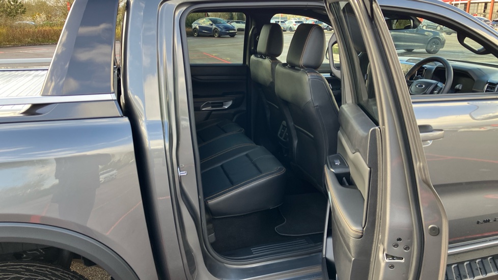 Ford Ranger Petrol Pick Up D/Cab Wildtrak 2.3 EB PHEV 281 Auto [NI] - Image 18