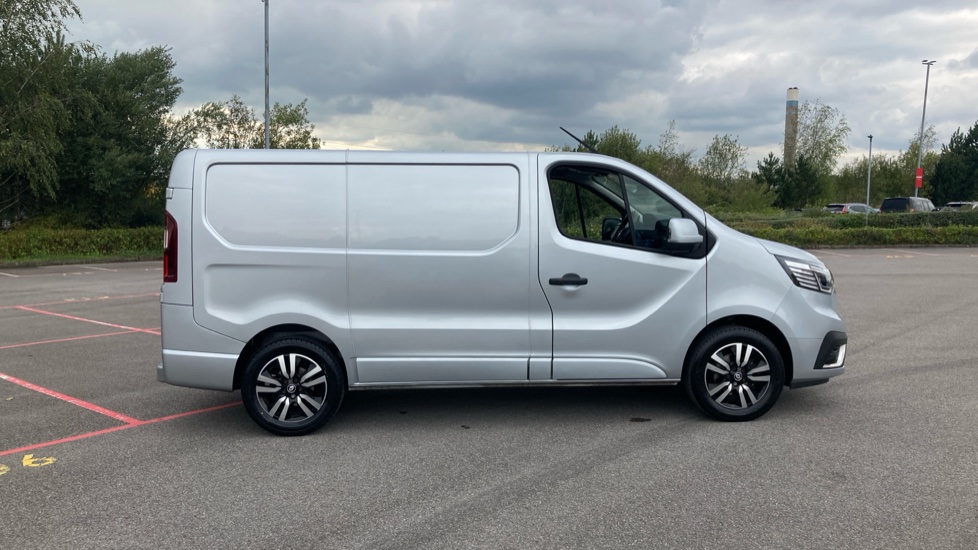 Renault Trafic Swb Diesel SL30 Blue dCi 150 Extra Sport Van - Image 9