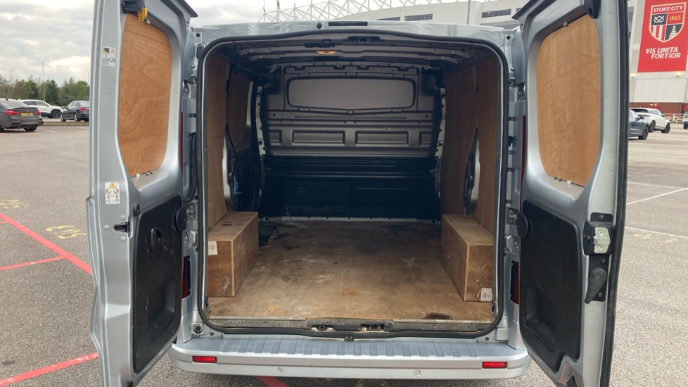 Renault Trafic Swb Diesel SL30 Blue dCi 150 Extra Sport Van - Image 12