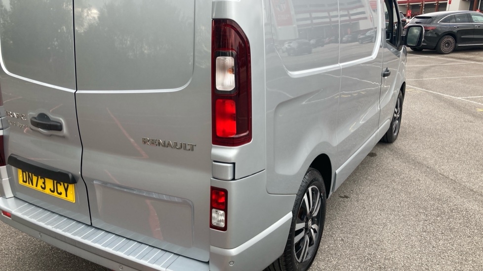 Renault Trafic Swb Diesel SL30 Blue dCi 150 Extra Sport Van - Image 26