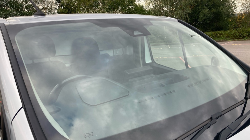 Renault Trafic Swb Diesel SL30 Blue dCi 150 Extra Sport Van - Image 32