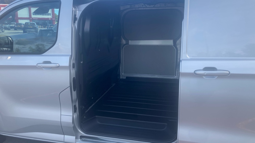 Ford Transit Custom 280 L2 Diesel Fwd 2.0 EcoBlue 136ps H1 Van Limited - Image 5