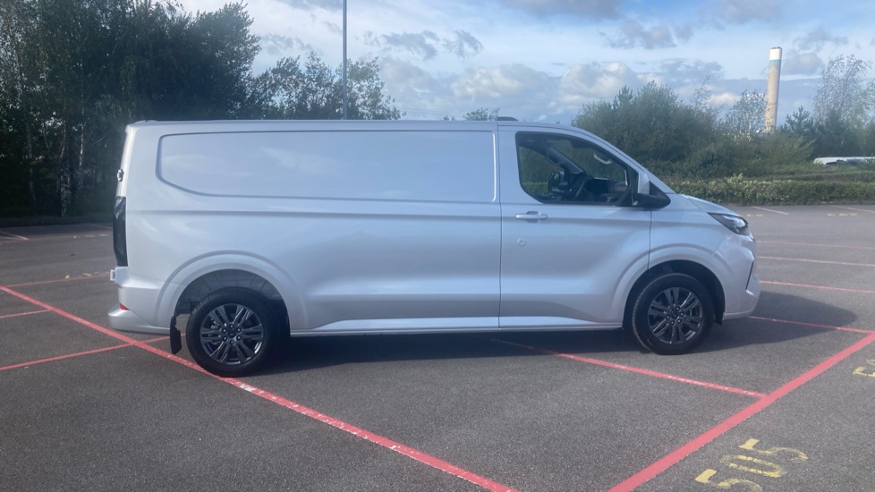 Ford Transit Custom 280 L2 Diesel Fwd 2.0 EcoBlue 136ps H1 Van Limited - Image 9