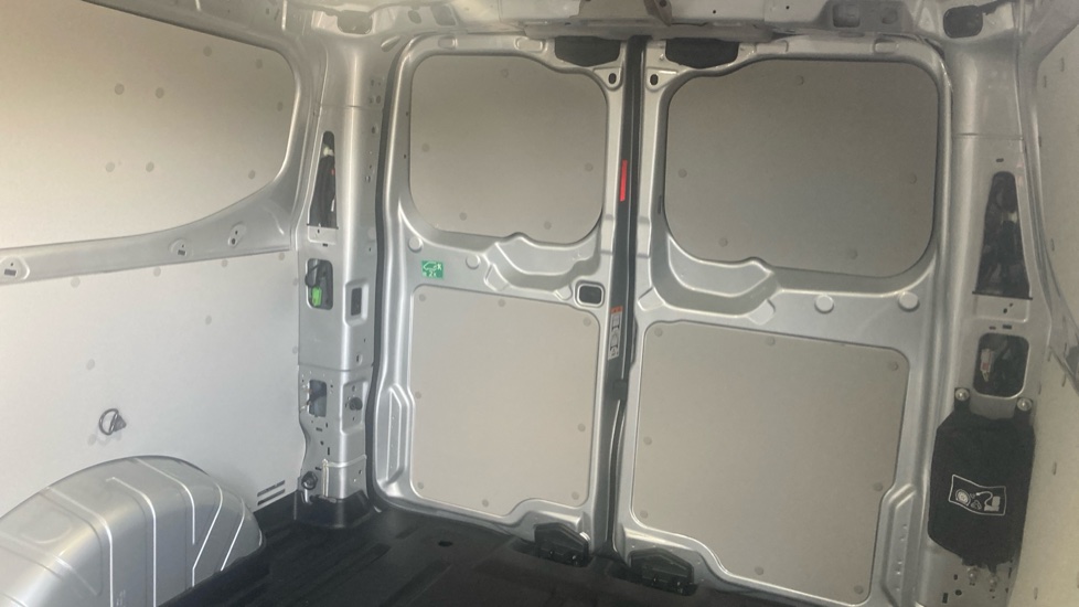 Ford Transit Custom 280 L2 Diesel Fwd 2.0 EcoBlue 136ps H1 Van Limited - Image 14