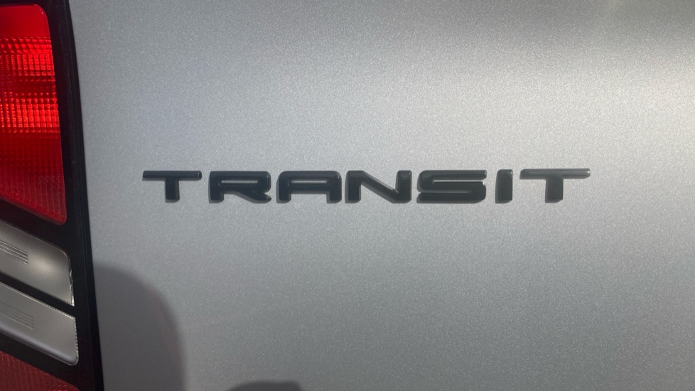 Ford Transit Custom 280 L2 Diesel Fwd 2.0 EcoBlue 136ps H1 Van Limited - Image 21