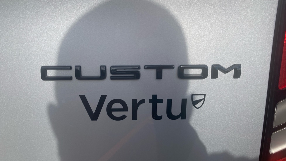 Ford Transit Custom 280 L2 Diesel Fwd 2.0 EcoBlue 136ps H1 Van Limited - Image 22