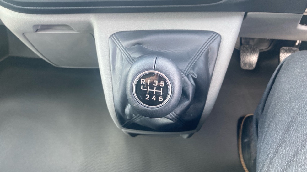 Ford Transit Custom 280 L2 Diesel Fwd 2.0 EcoBlue 136ps H1 Van Limited - Image 38