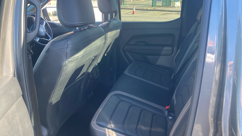 Volkswagen Amarok Diesel D/Cab Pick Up Style 3.0 V6 TDI 240 4MOTION Auto - Image 5