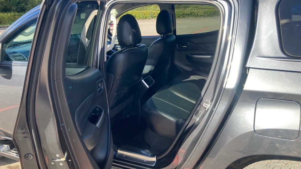 Mitsubishi L200 Diesel Double Cab DI-D 150 Barbarian 4WD - Image 5