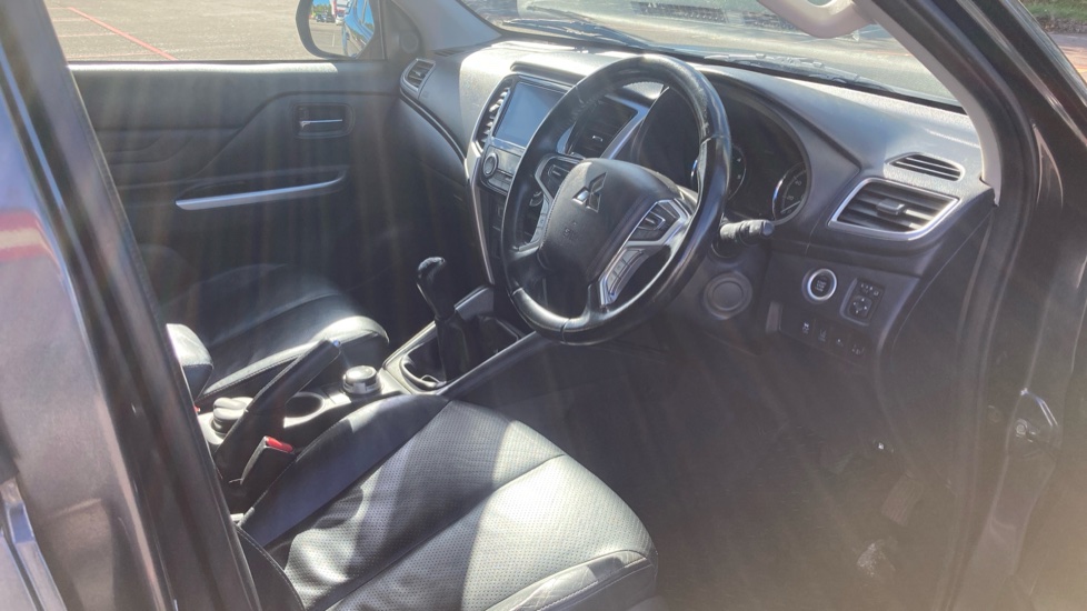 Mitsubishi L200 Diesel Double Cab DI-D 150 Barbarian 4WD - Image 6