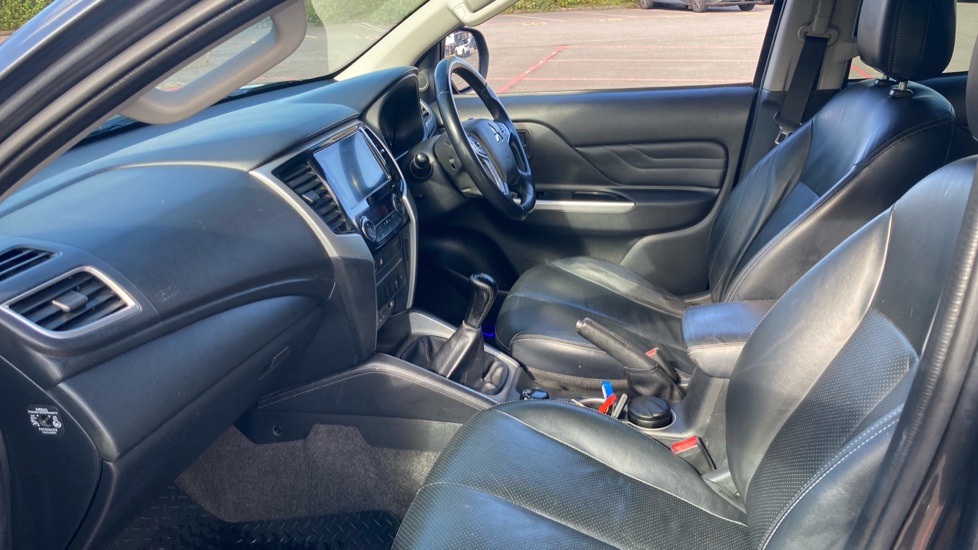 Mitsubishi L200 Diesel Double Cab DI-D 150 Barbarian 4WD - Image 13